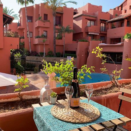 Beachside Apartment In Marbella Exterior photo