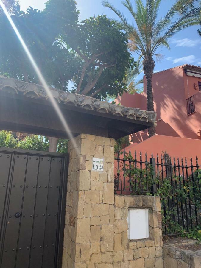Beachside Apartment In Marbella Exterior photo