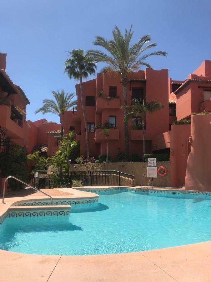 Beachside Apartment In Marbella Exterior photo