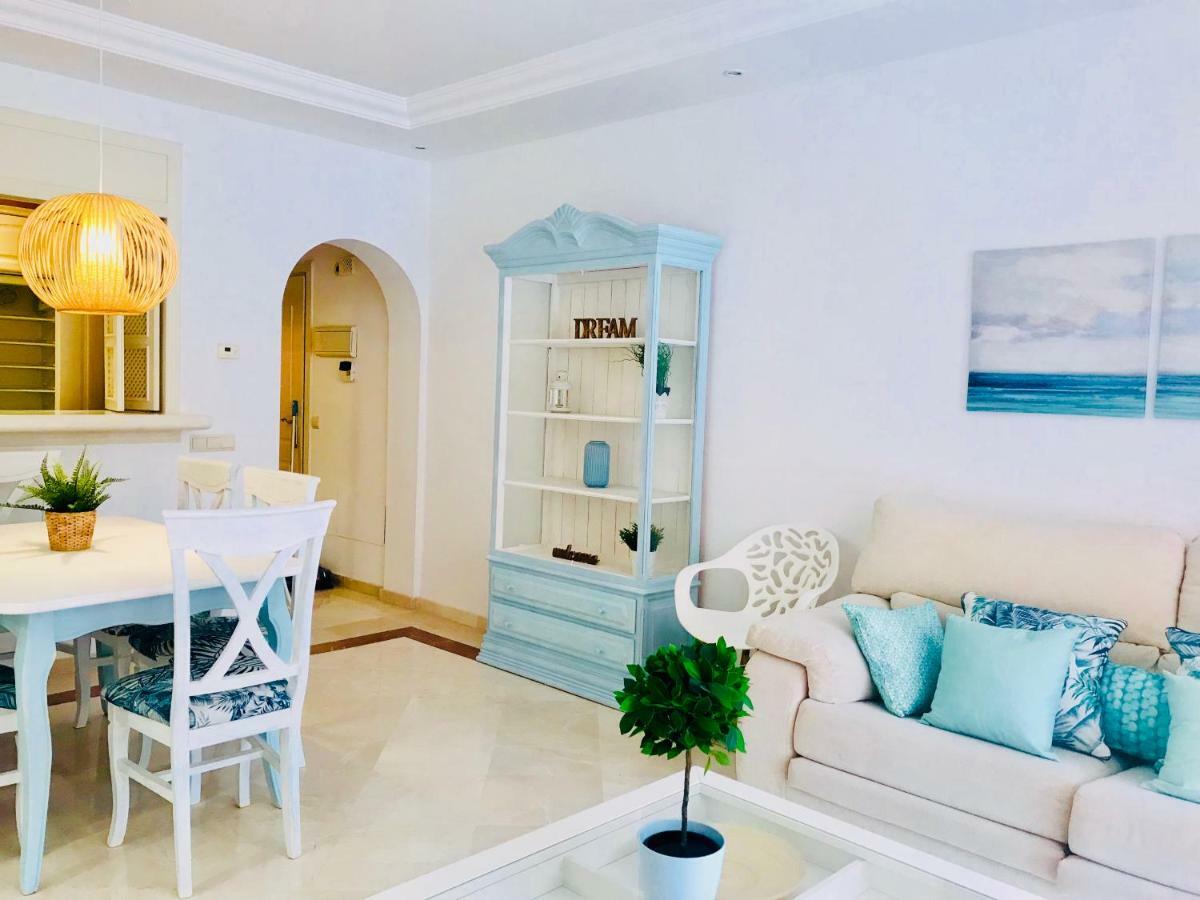 Beachside Apartment In Marbella Exterior photo