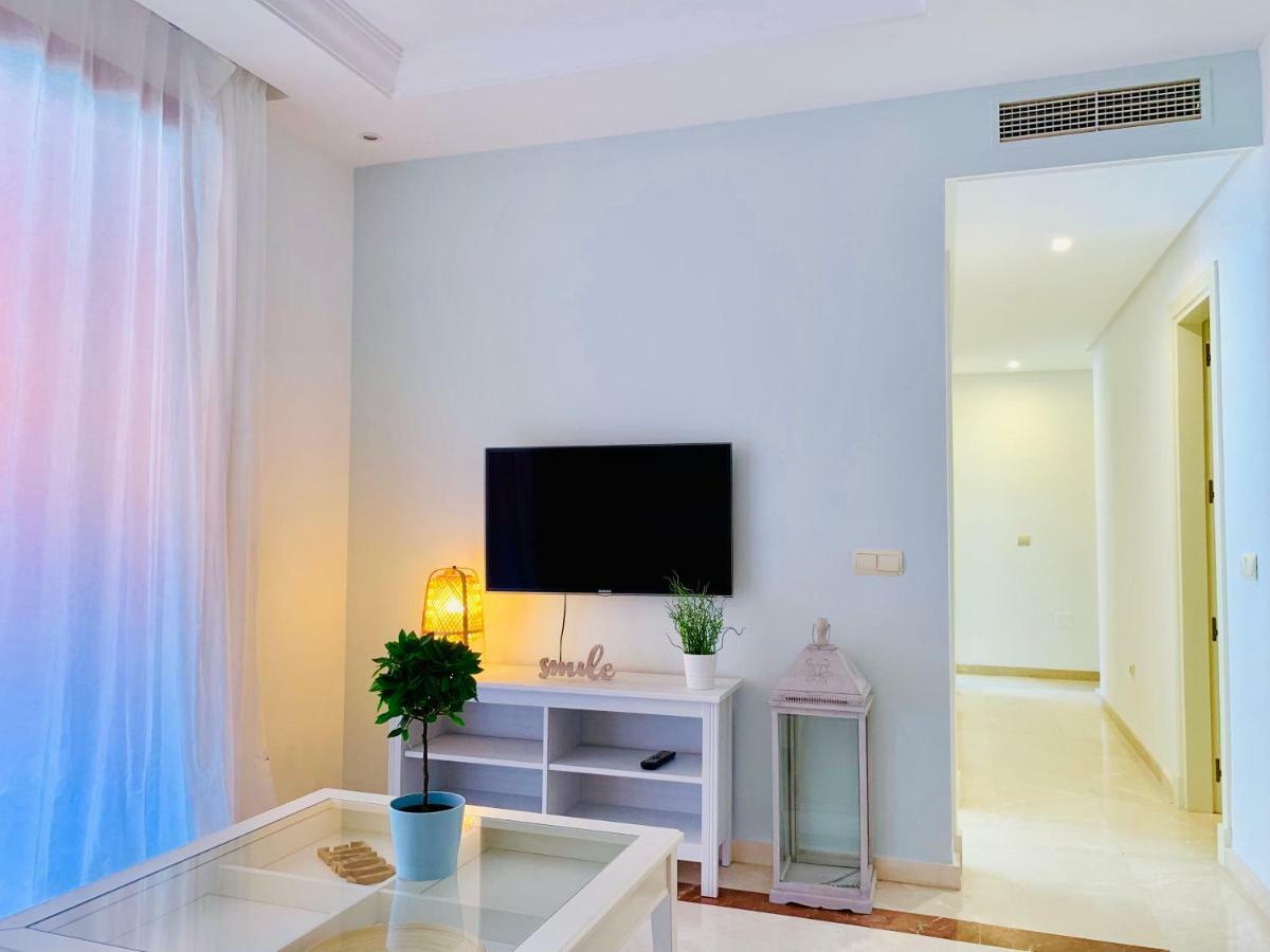 Beachside Apartment In Marbella Exterior photo